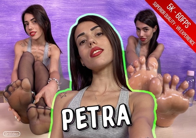 Petra's Sensual Nylon Feet Oil Tease in VR