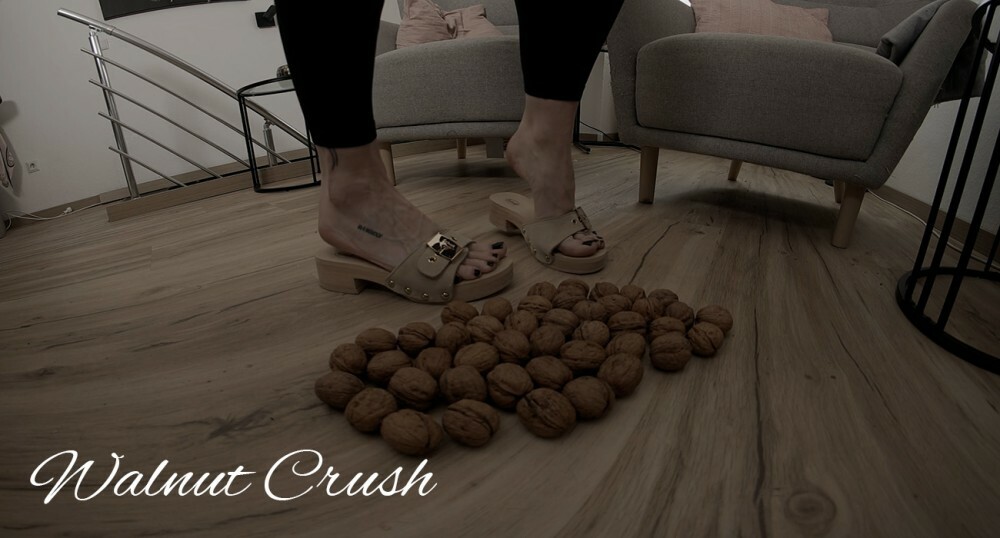Sabdeluxe in Intense Walnut Crush VR Scene