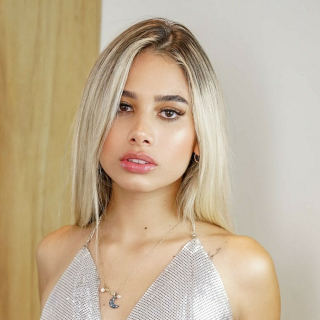 Amelie Stone Pornstar