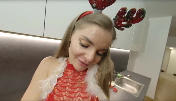 Christmas Passion With Fibi Euro In 8K VR - Image 5