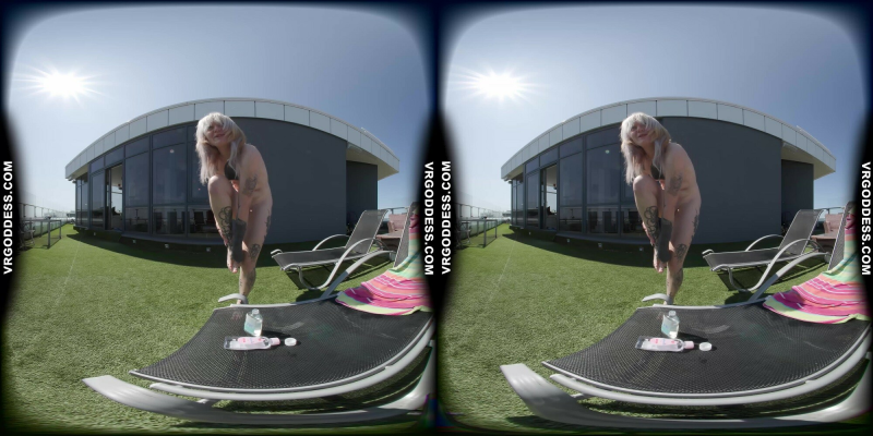 Pale Brille Fingering Herself Outdoors Under The Hot Sun With Oil - Image 10