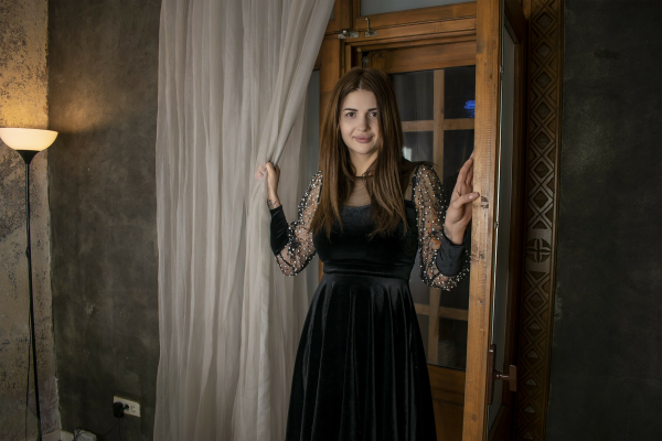 Sassy Tiff Wet and Wild in Rainy VR Scene - Image 6