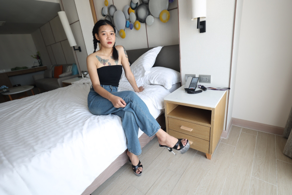 Day Off Bargirl Way Too Happy To Fuck A Tourist - Image 2