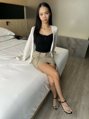 Skinny Pattaya Bargirl Puki First VR Porn - Image 1