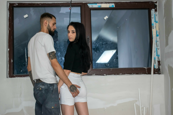 Zoe Foxxy - Slutty teen fucks the contractor as payment - Image 2