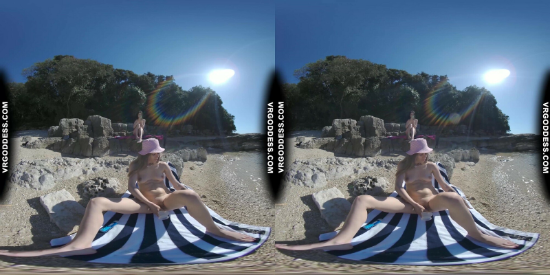 Josie Wild Public Beach Masturbation Thrill - Image 3