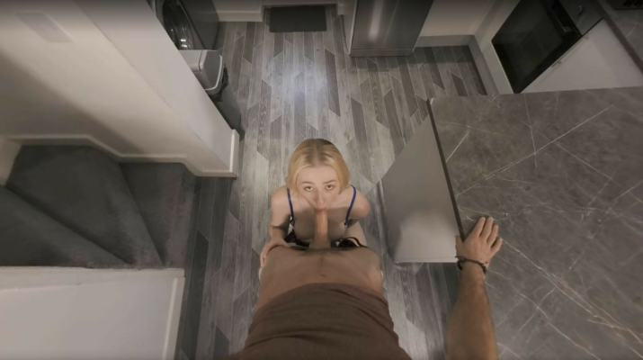 Em Yang in Wild VR Fuck Session - Image 6