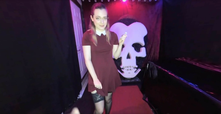 Elise Lee Waiting VIP Tables - Image 1