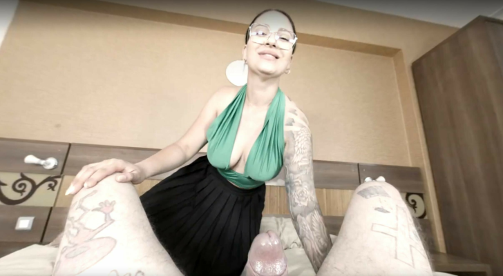 Tattooed Kate's Wild Banana VR Fantasy - Image 1