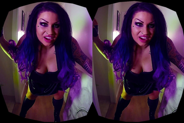 Samantha Mack Lotion Seduction in 4K VR - Image 1