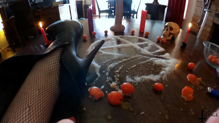 Giantess Goth Therapist - Image 10