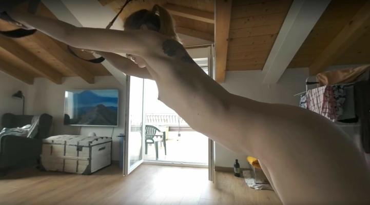 Sporty Ginger Lea On Vacation Working Out Naked - Image 10