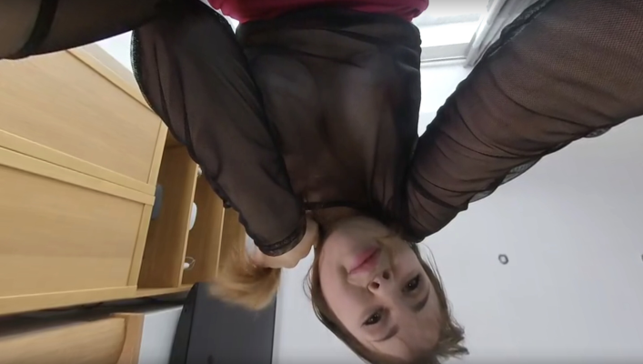 Facesitting Domme - Cherry English - Image 3